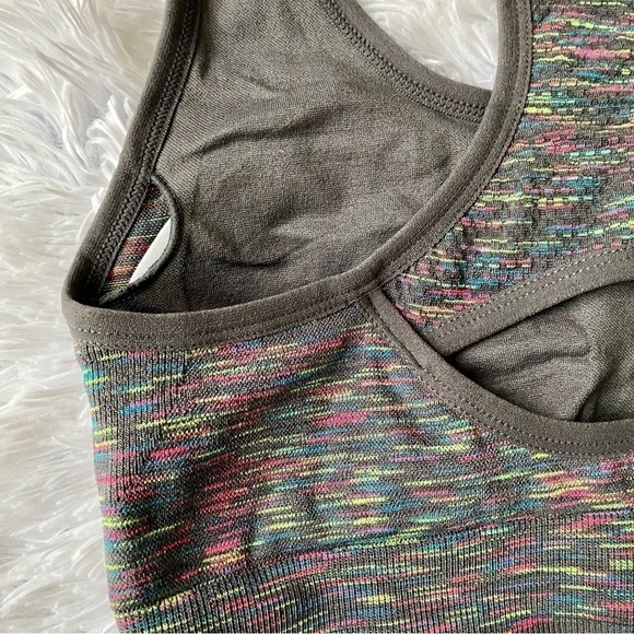 Sports Bra Medium Support Yoga Gym Activewear Bras with Pocket - Picture 9 of 10